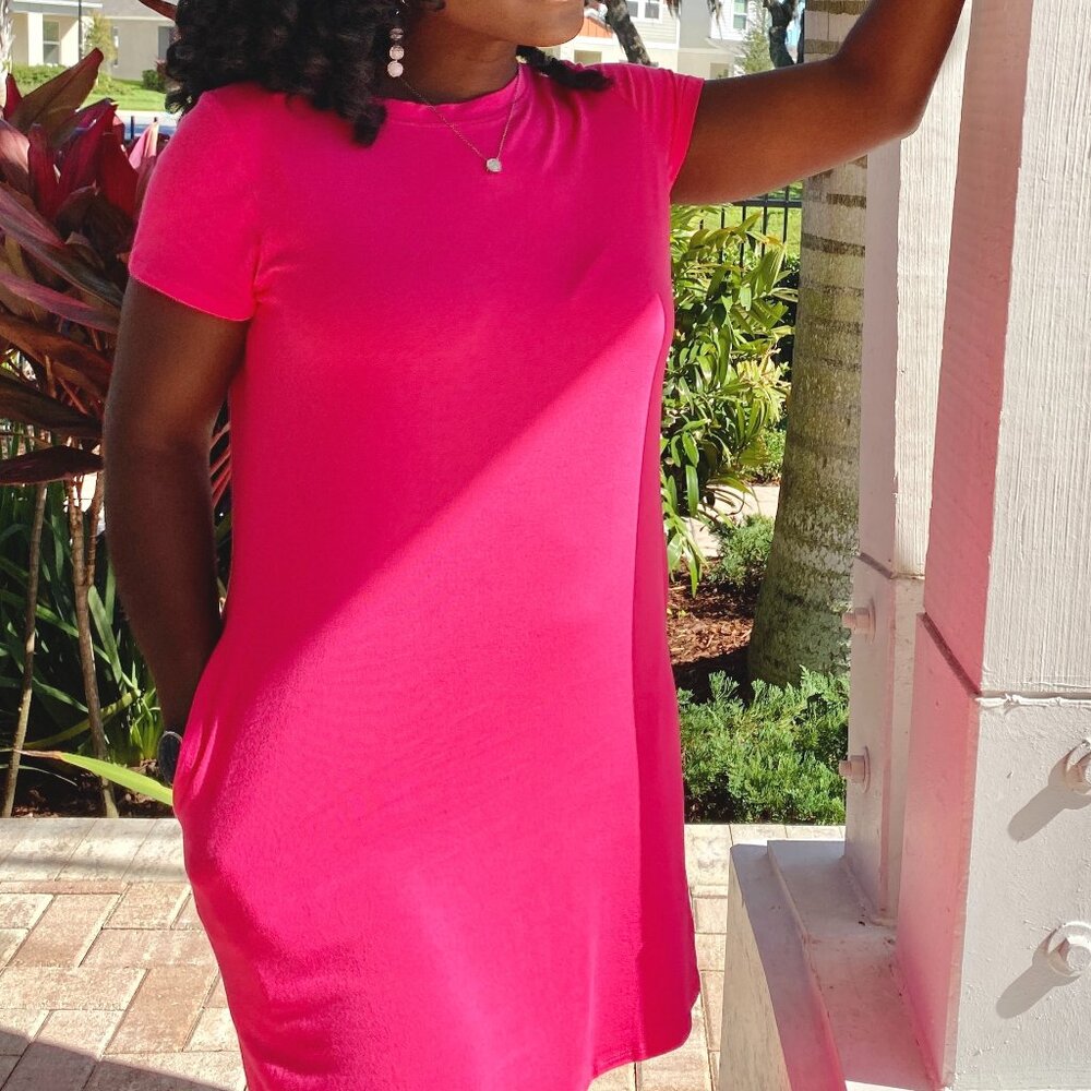Classic Summer Jersey Dress w/ Pockets - Fuschia